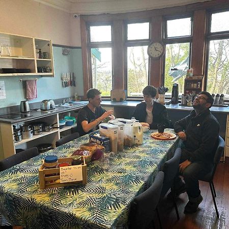 Manor House Backpackers Hostel Dunedin Buitenkant foto