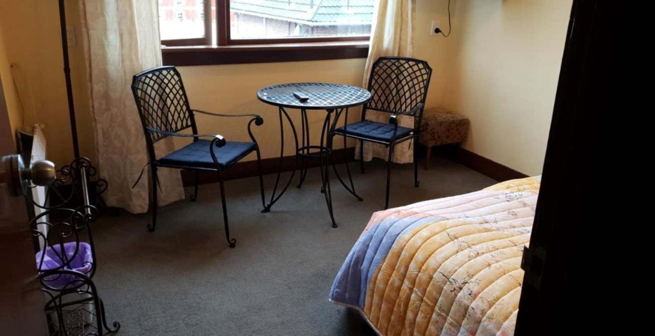 Manor House Backpackers Hostel Dunedin Buitenkant foto