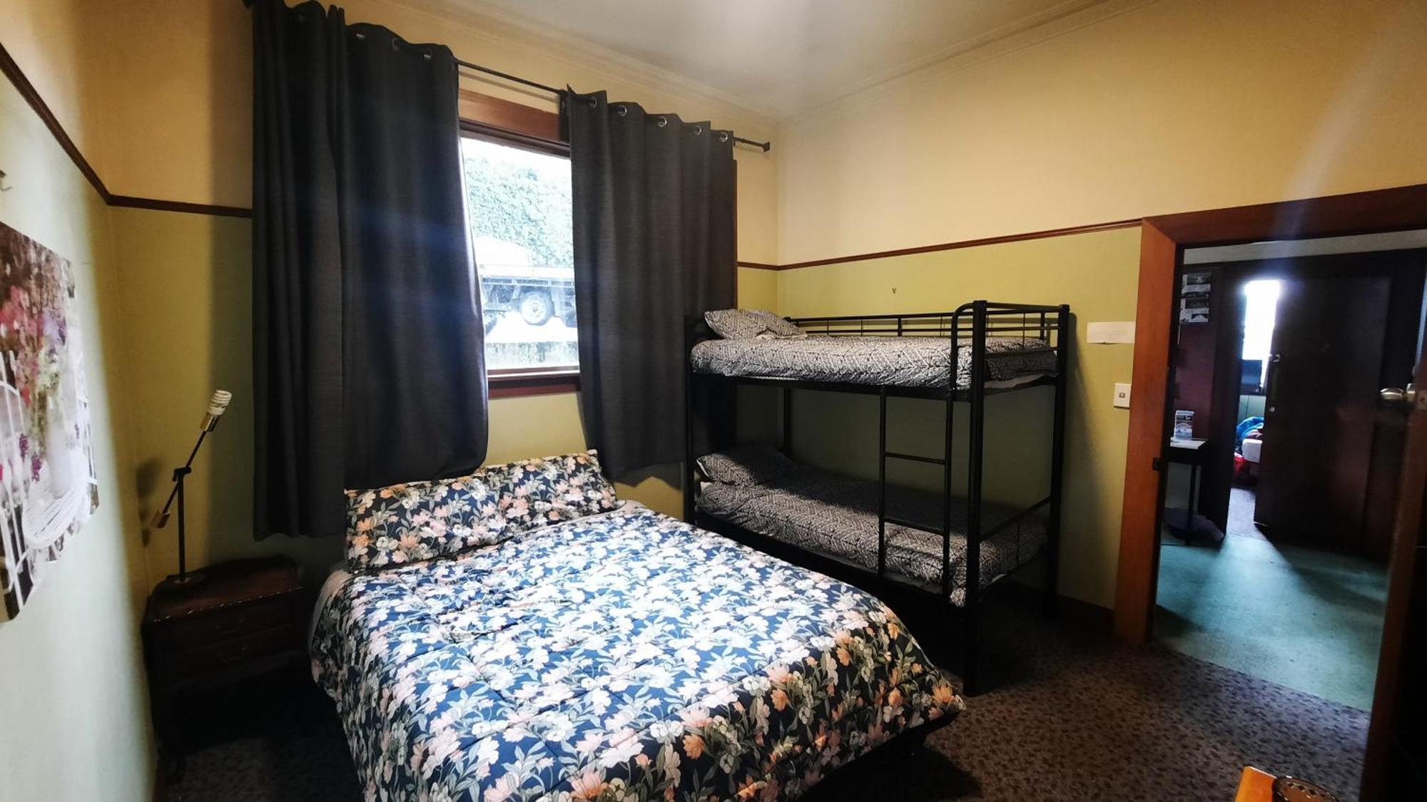 Manor House Backpackers Hostel Dunedin Buitenkant foto