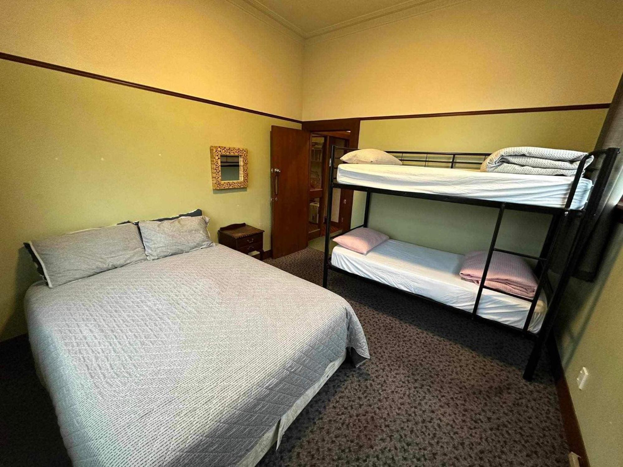Manor House Backpackers Hostel Dunedin Buitenkant foto