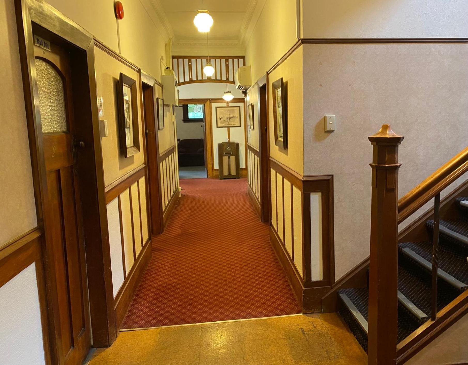 Manor House Backpackers Hostel Dunedin Buitenkant foto
