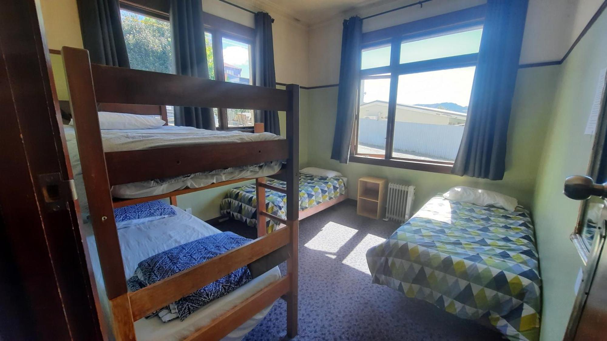 Manor House Backpackers Hostel Dunedin Buitenkant foto