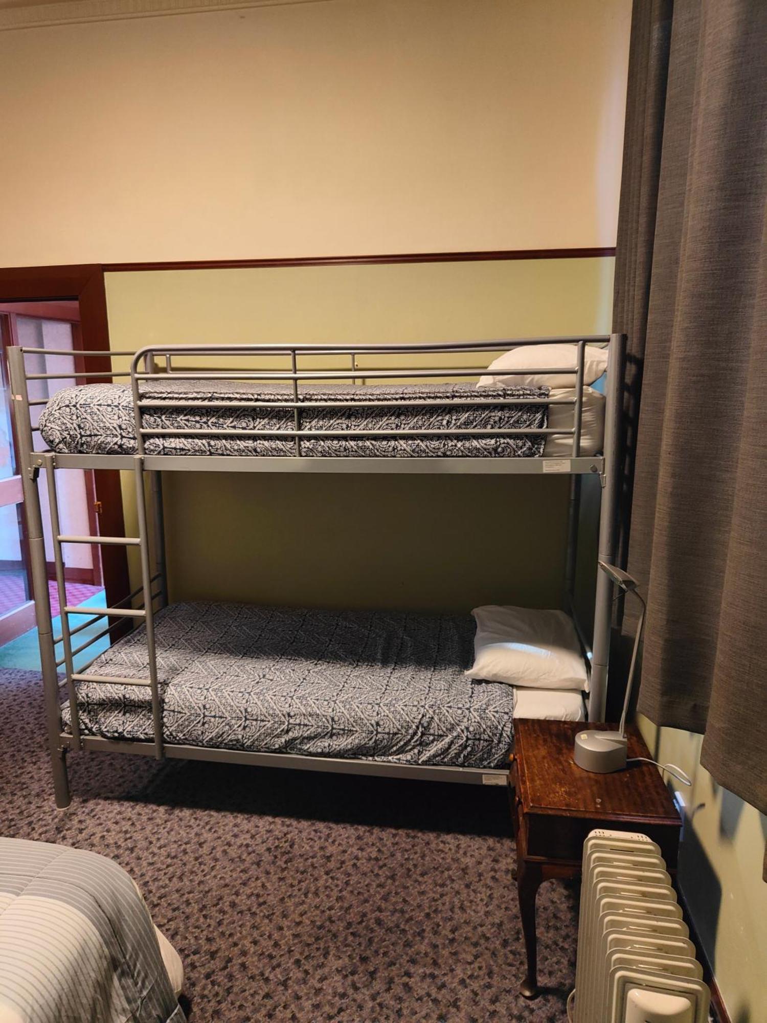 Manor House Backpackers Hostel Dunedin Buitenkant foto